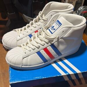 Adidas Men's White Sneakers with Red and Blue Stripes